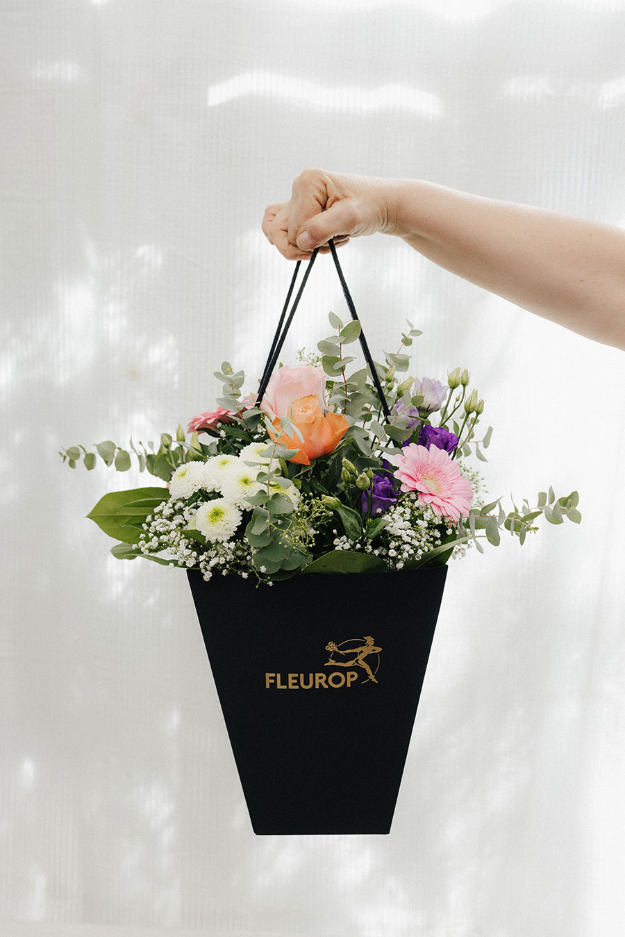 Fleurop Strauß in Geschenkverpackung